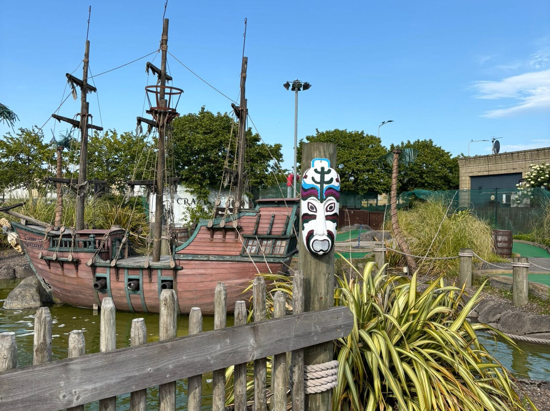 Adventure Golf Island-丹弗姆林必去景点