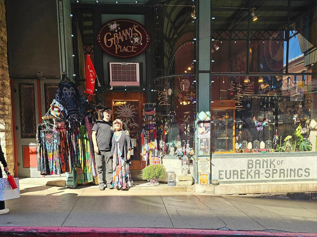 Granny's Place & ApotheCarrie-尤里卡斯普林斯必去景点