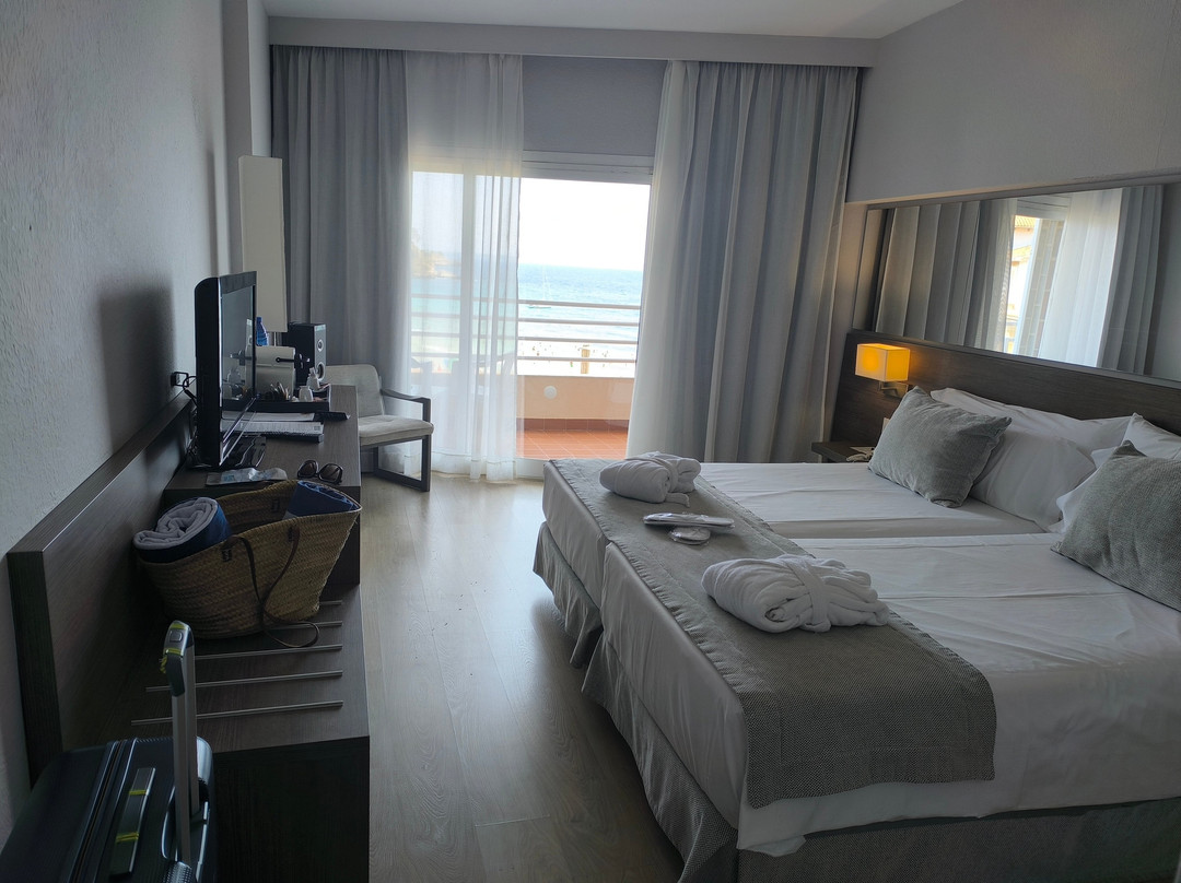 帕尔马海岸鲁拜酒店主图