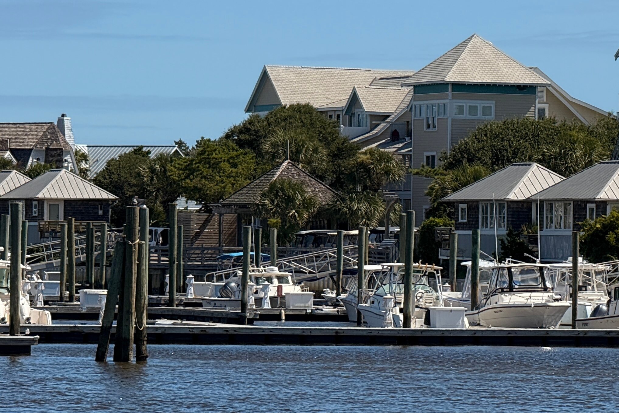 Marsh Harbour Inn-官方