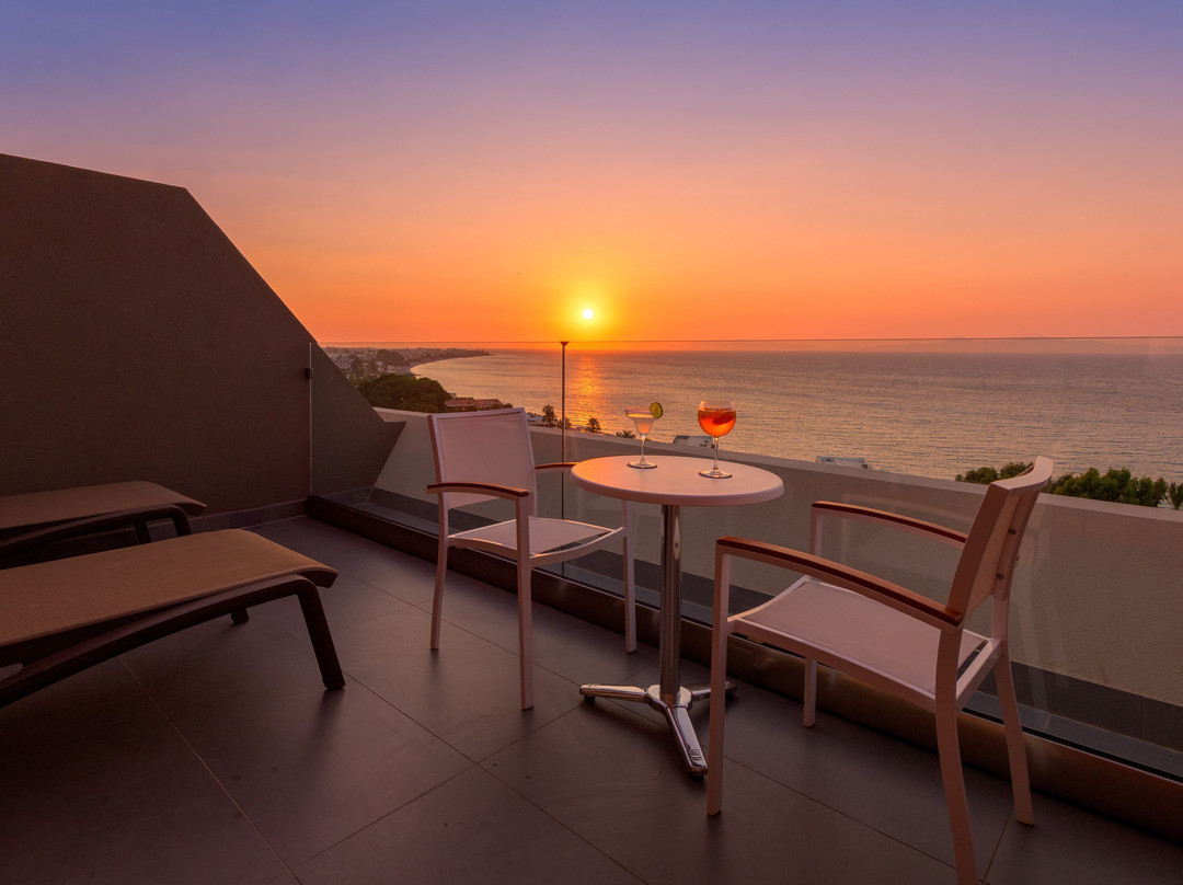 Olympic Palace Resort Hotel & Convention Center主图