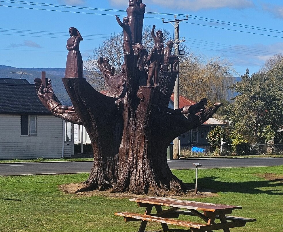 Legerwood Memorial Tree Carvings-Legerwood必去景点
