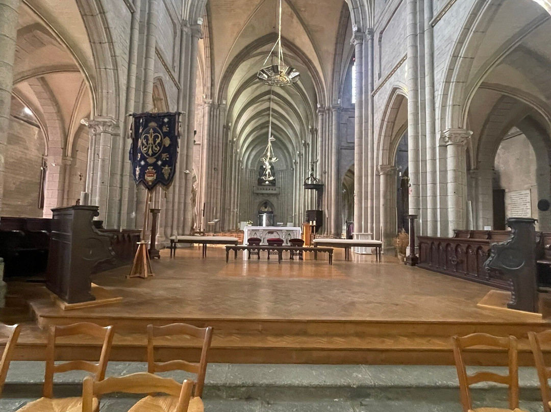 Basilique Notre Dame de Délivrance-Quintin必去景点