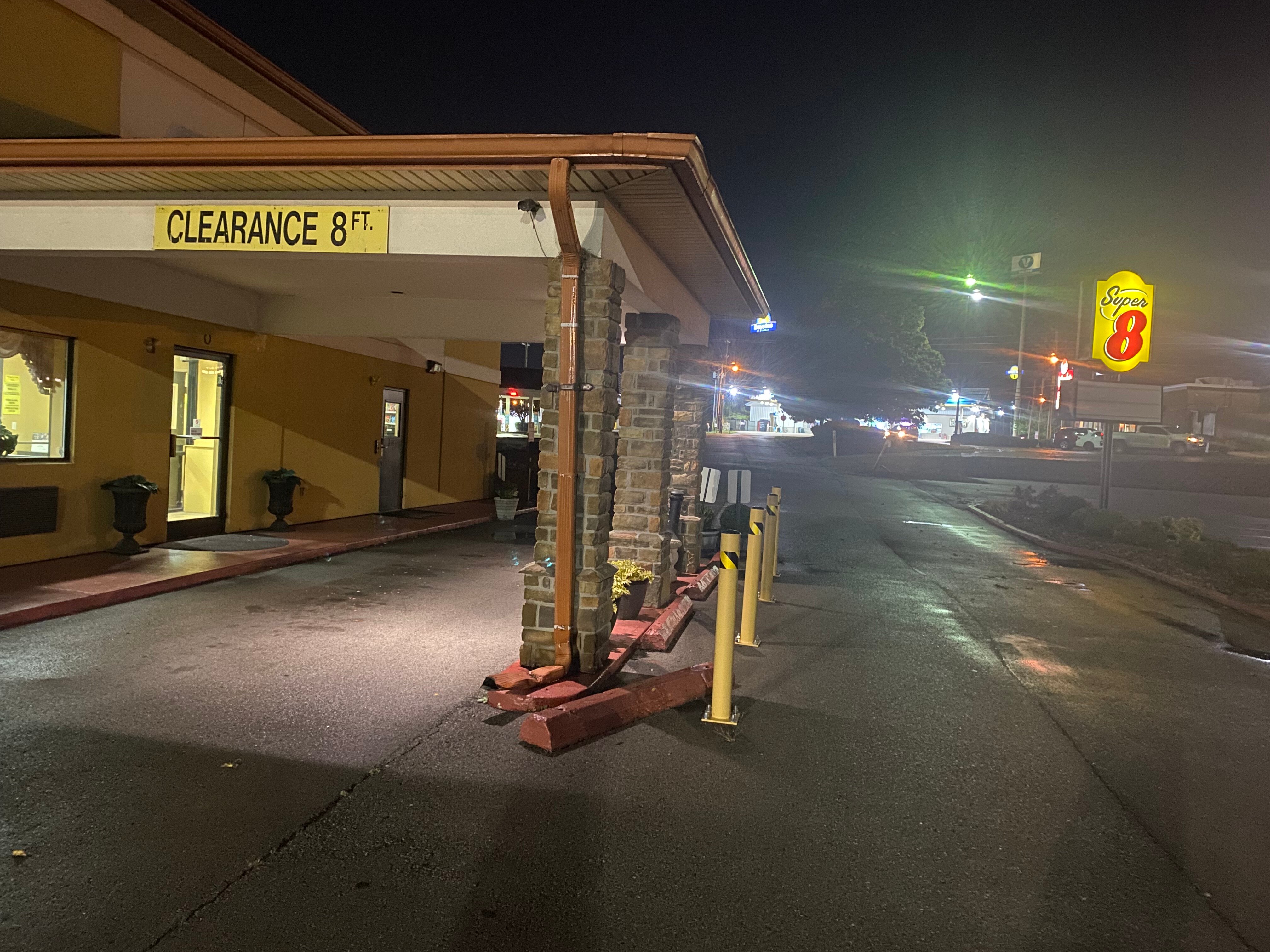 里士满速8酒店-官方