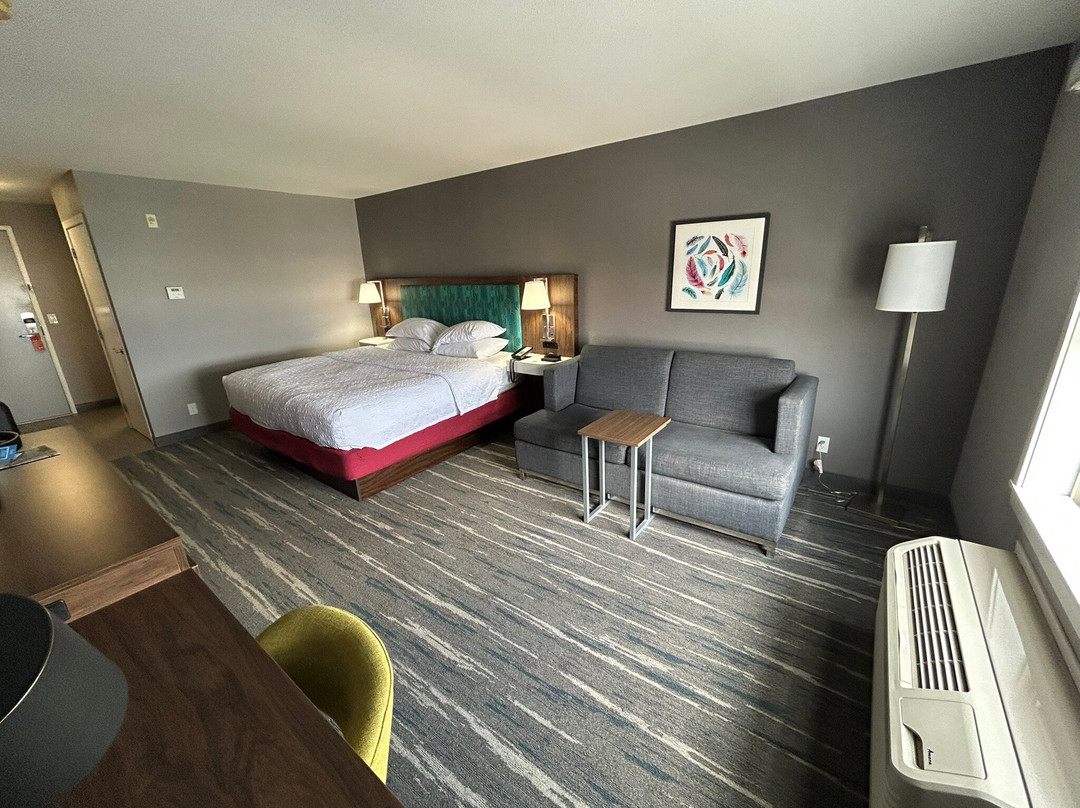 坎卢普斯希尔顿恒庭酒店主图