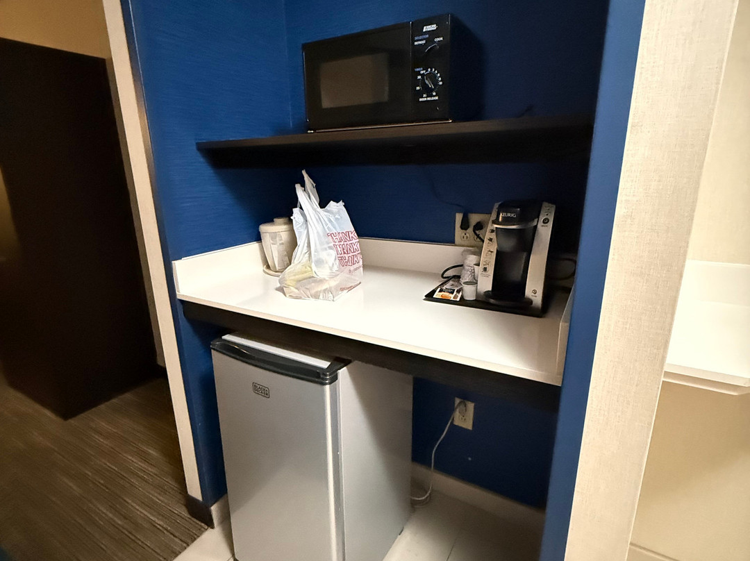 Holiday Inn Express & Suites Boston - Marlboro by IHG主图