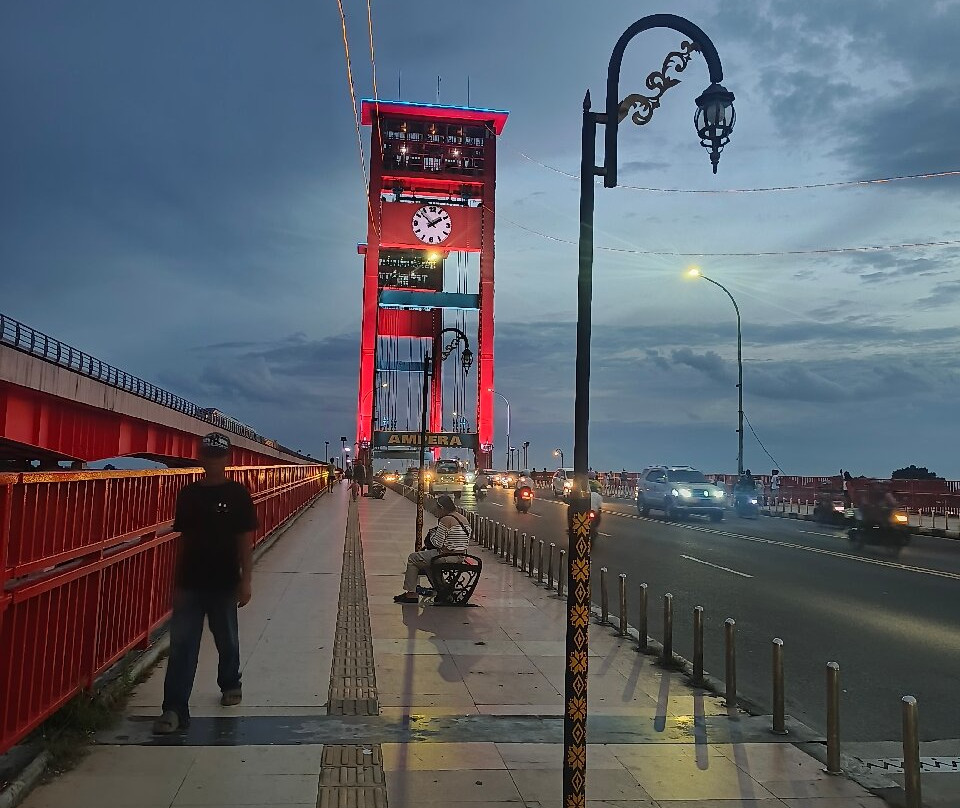 Ampera Bridge-巨港必去景点