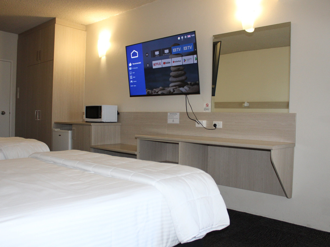 东港汽车酒店主图