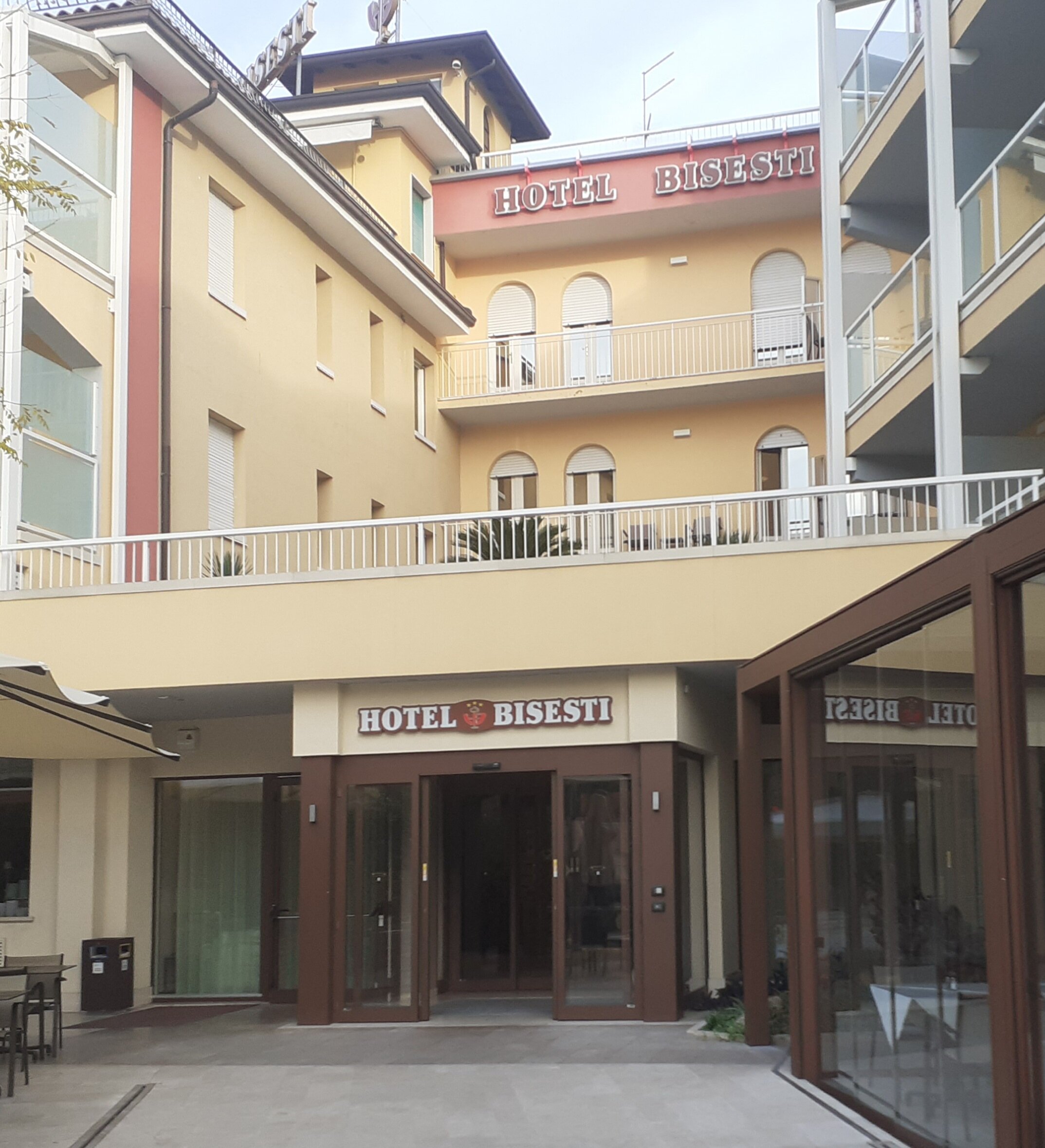 Hotel Bisesti-官方