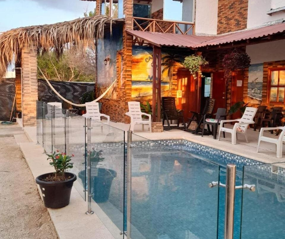 Cabanas El Viejo y El Mar