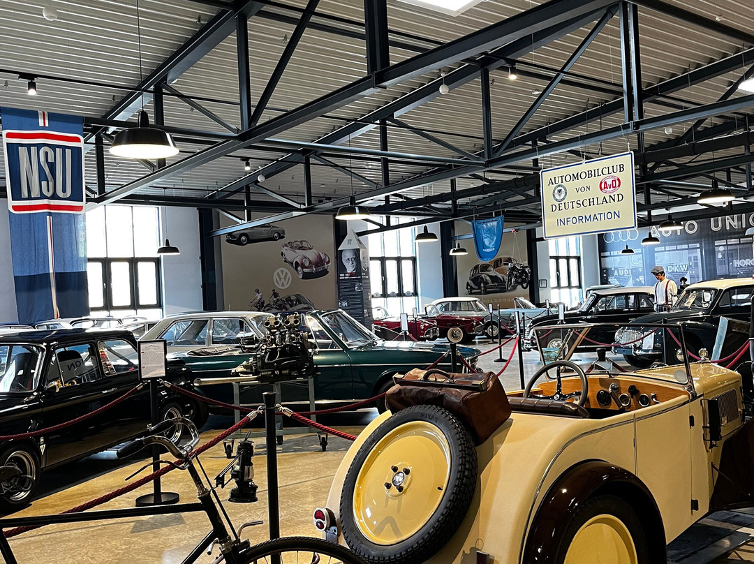 Zylinderhaus Nostalgie & Oldtimer Museum-贝恩卡斯特尔－屈斯必去景点
