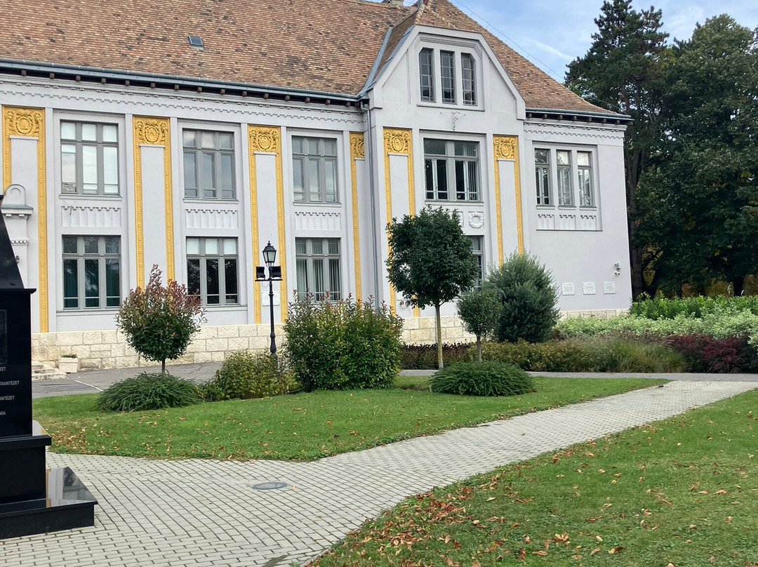 Bicentenáriumi Emlék Obeliszk-Mosonmagyarovar必去景点