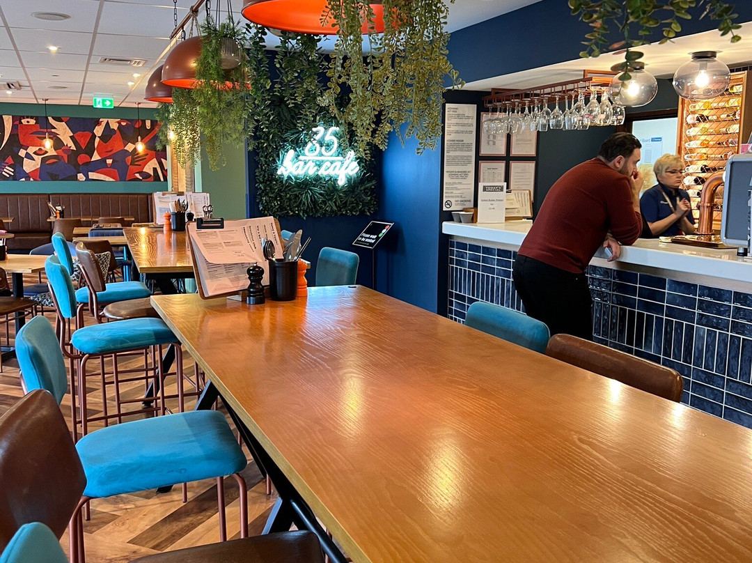 Travelodge London Enfield Hotel主图