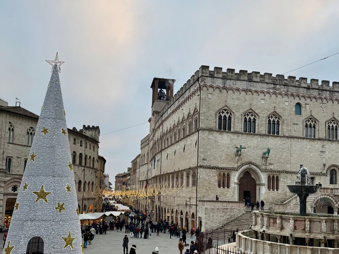 Piazza IV Novembre-佩鲁贾必去景点