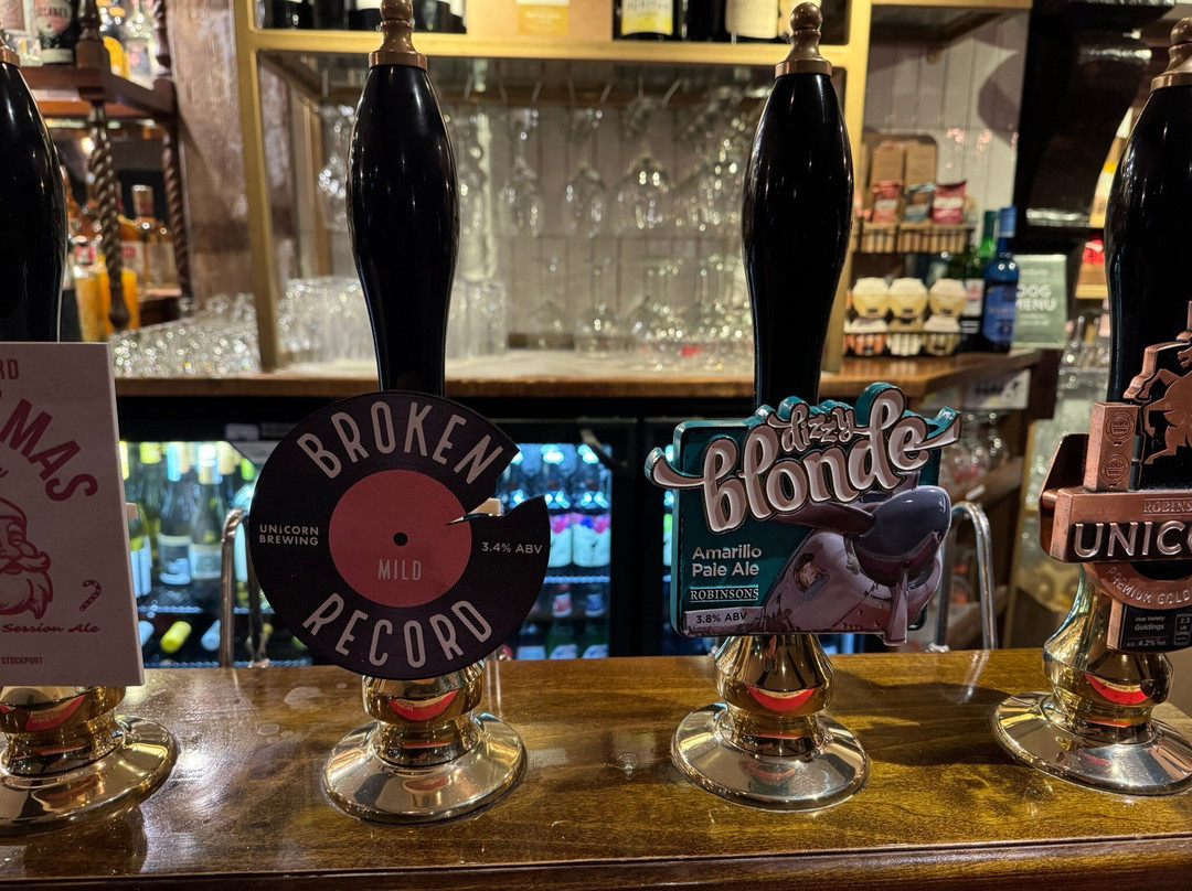 Hartford Hall On School Lane主图