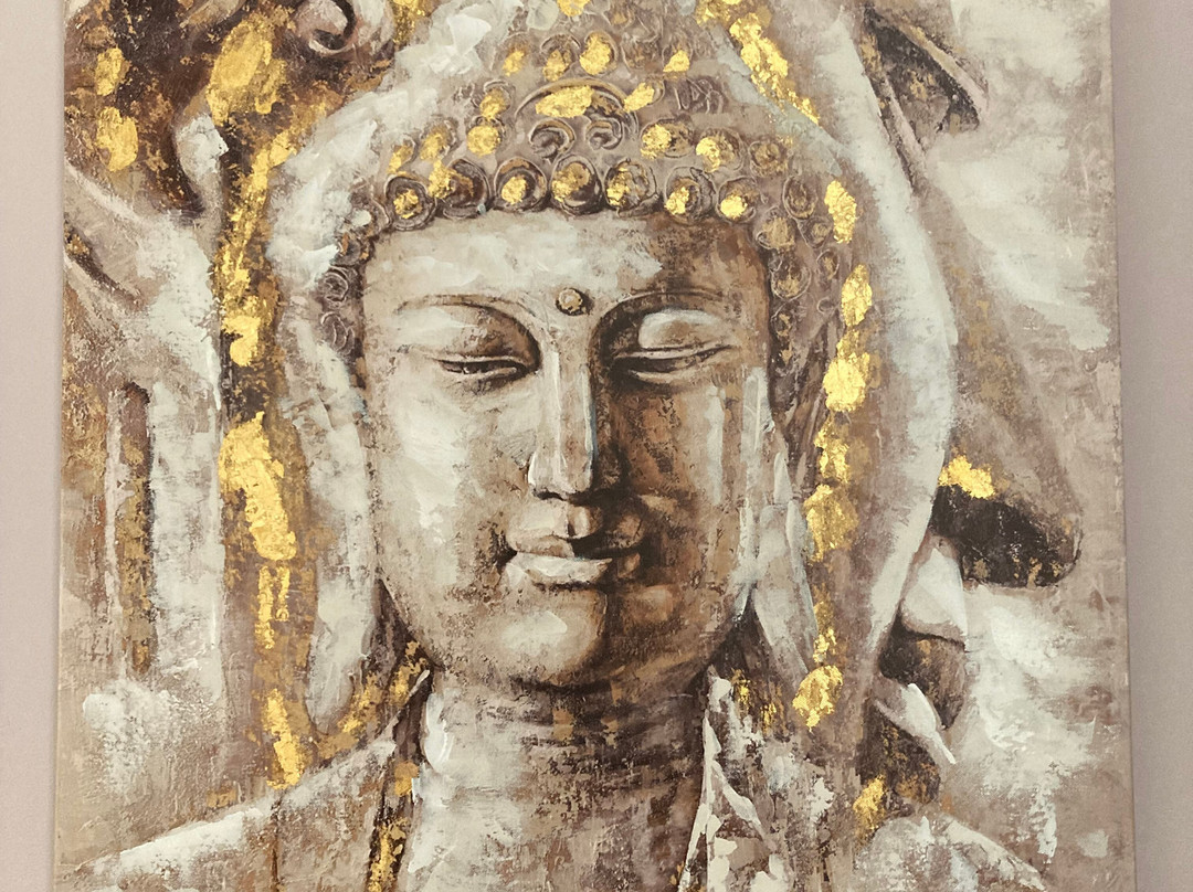 Hridaya Yoga France-Saint-Just-d'Avray必去景点