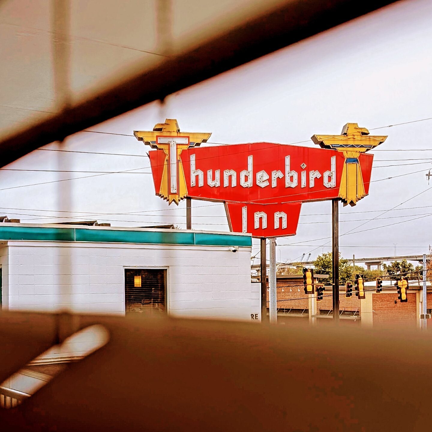 The Thunderbird Inn-官方