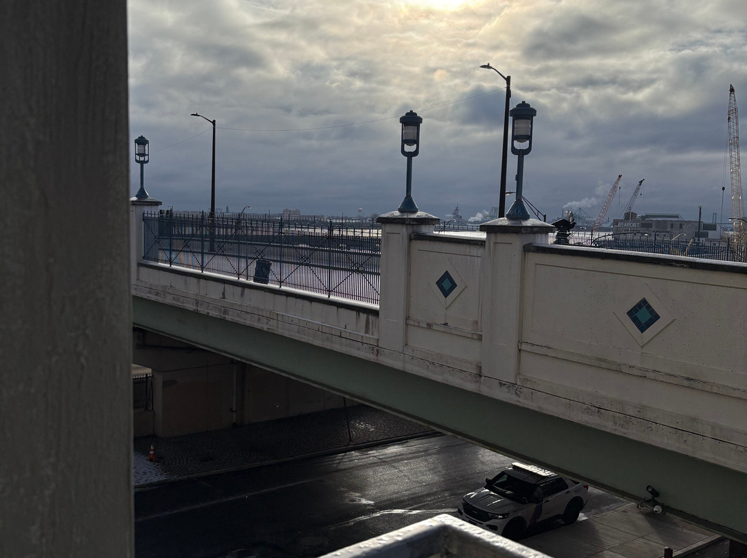 彭斯景观酒店主图