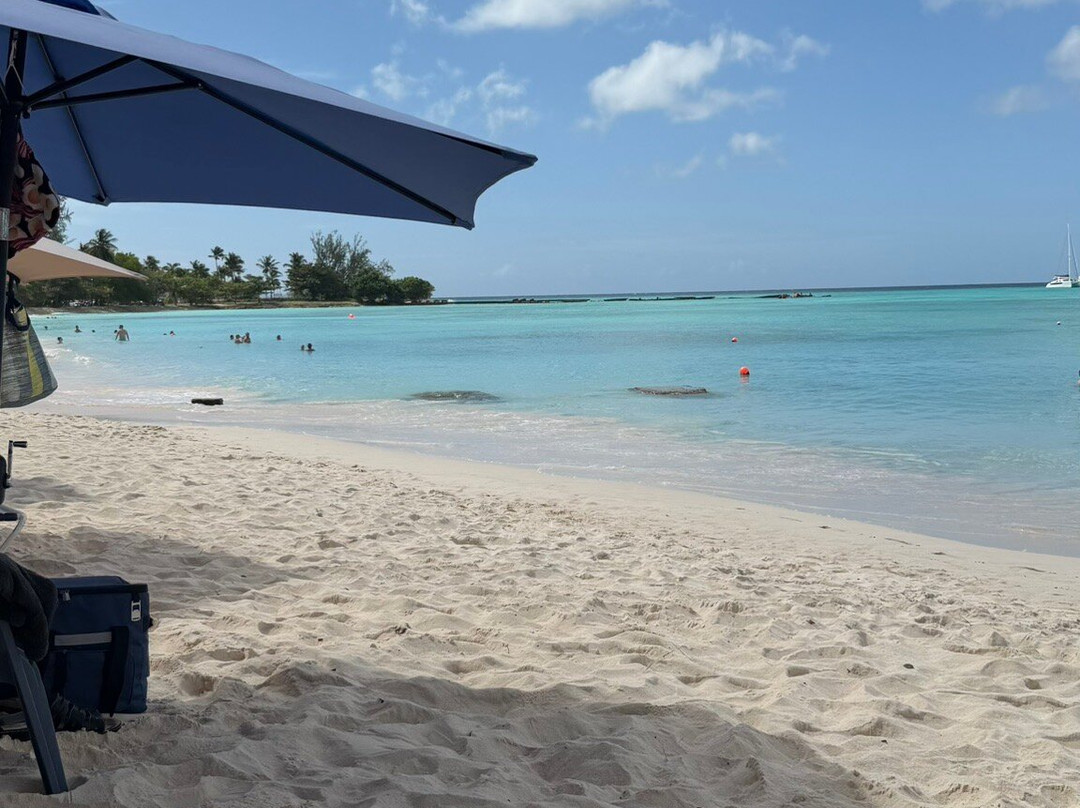 Pebbles Beach-布里奇顿必去景点