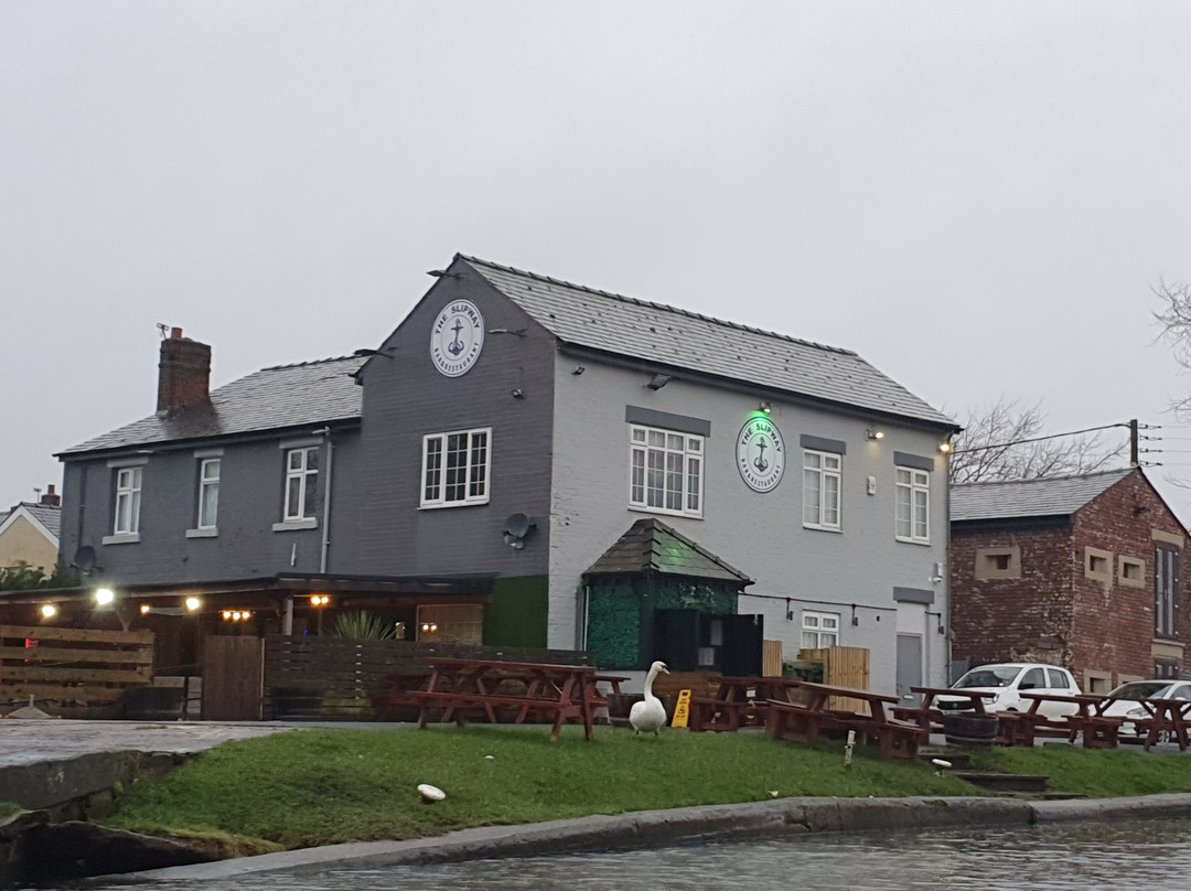 Lancashire Canal Cruises-Burscough必去景点