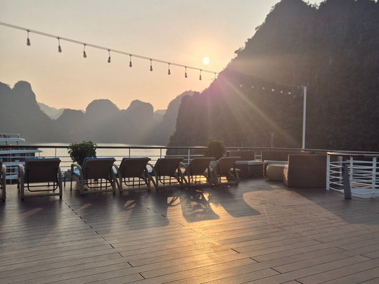 Halong Capella Cruise-海防必去景点