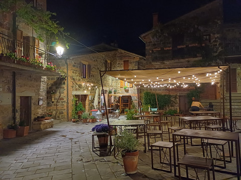 Piazza della Giudecca-Radicofani必去景点