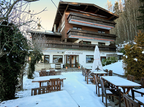 Batzenhausl Hotel主图