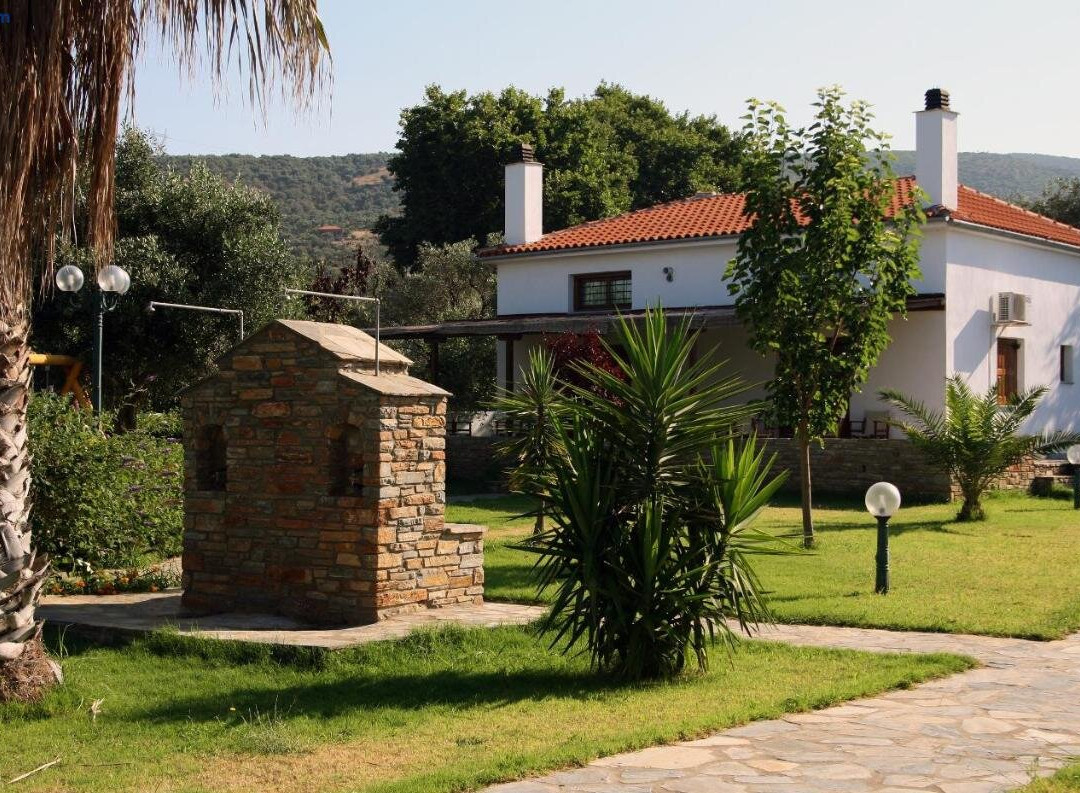 Razi Beach Seaside Houses
