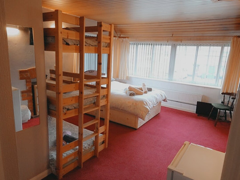 The Horse and Groom主图