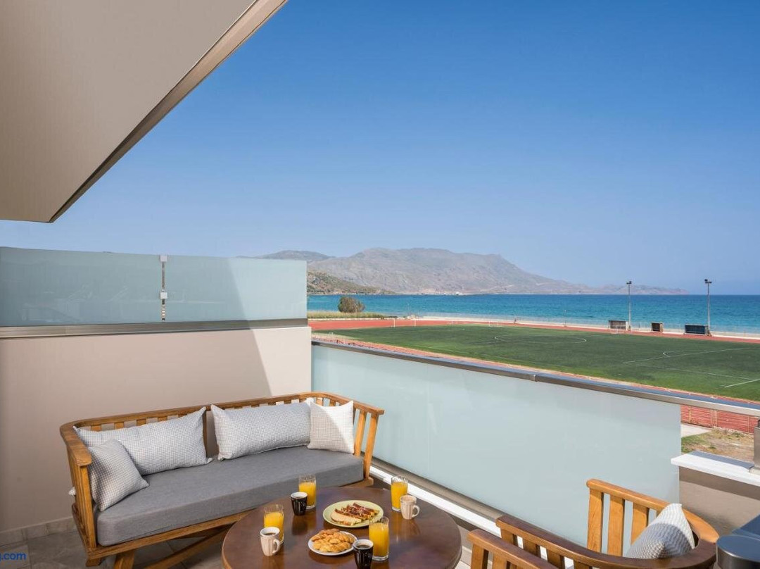 INDIGO BLUE Seaside Deluxe Apartments