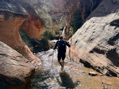 Kanarra Falls-Kanarraville必去景点