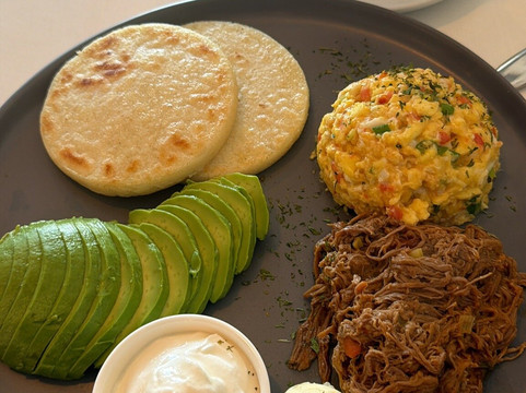 Dolce & Bake Cafe/bakery