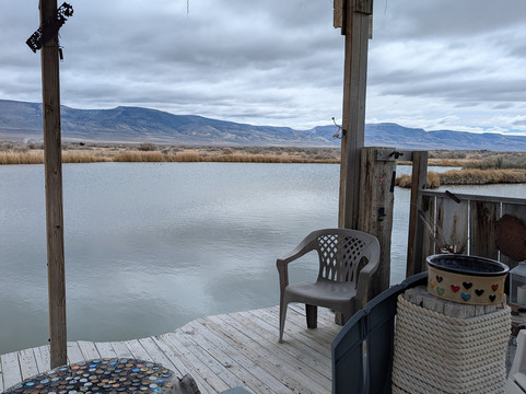 Surprise Valley Hotsprings主图