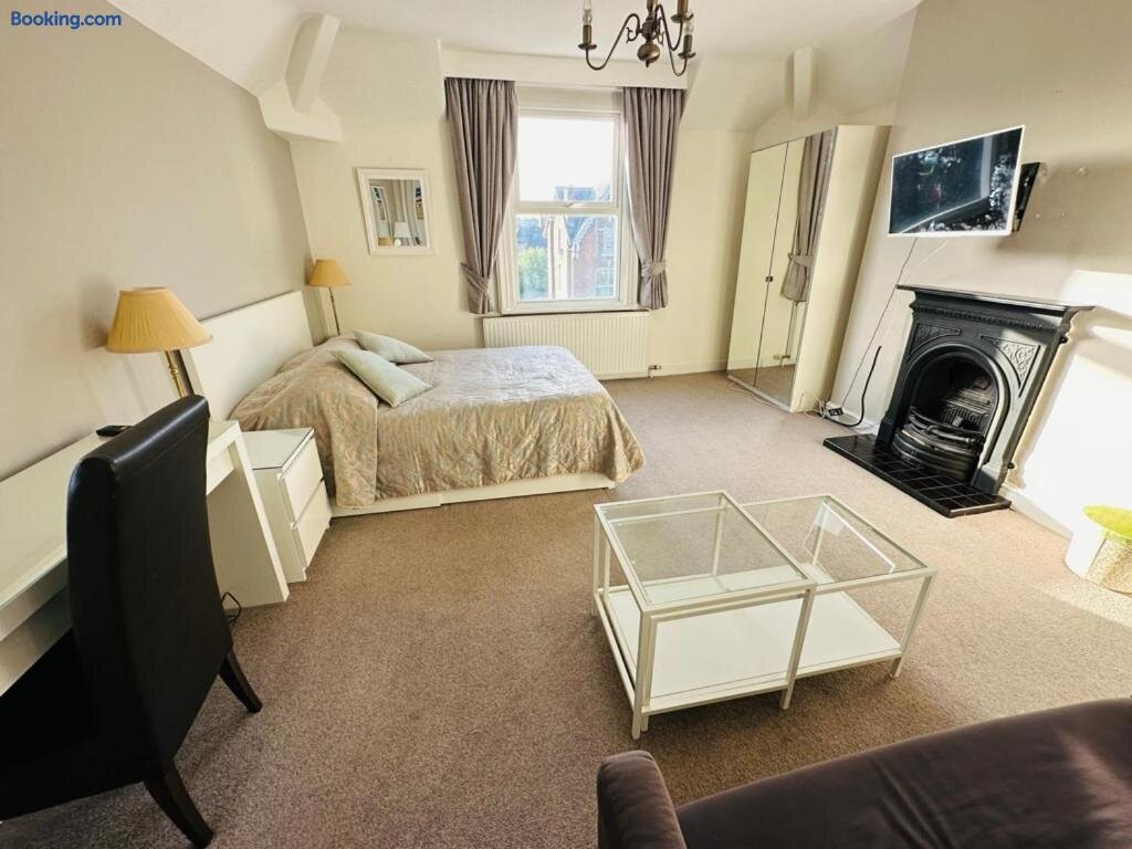 Cheshire Hospitality Ltd Trading AS Lennox Lea Studios and Apartments
