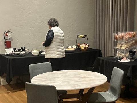 伐木工人酒店主图