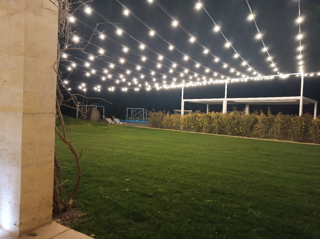 马塞里亚极乐世界旅馆主图