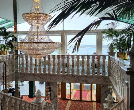 萨罗酒店及会议中心主图