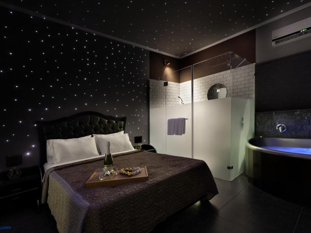 Metro Elegance Suites