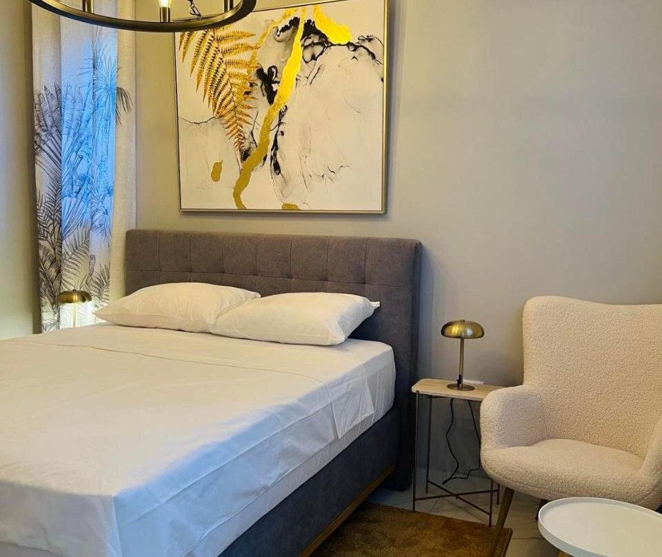 Maximus Apartments