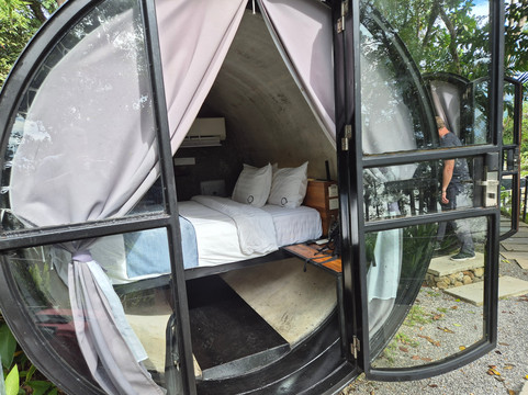 卡尔弗特酒店主图