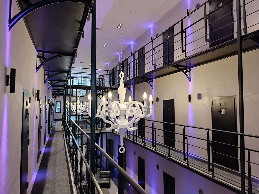 阿雷斯特之家主图