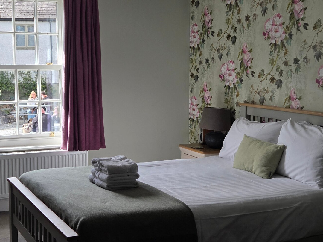 三夏尔斯旅馆主图