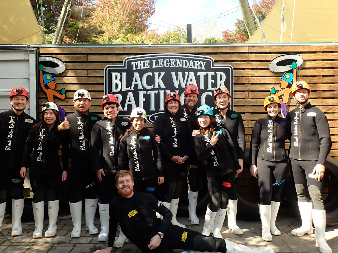 传奇黑水漂流公司-怀托摩洞穴必去景点