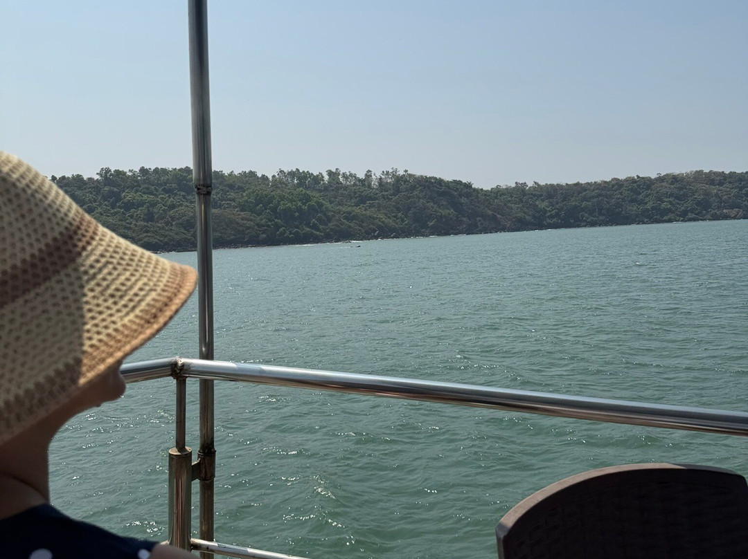 Betty's Place Boat Trips-卡维洛辛必去景点