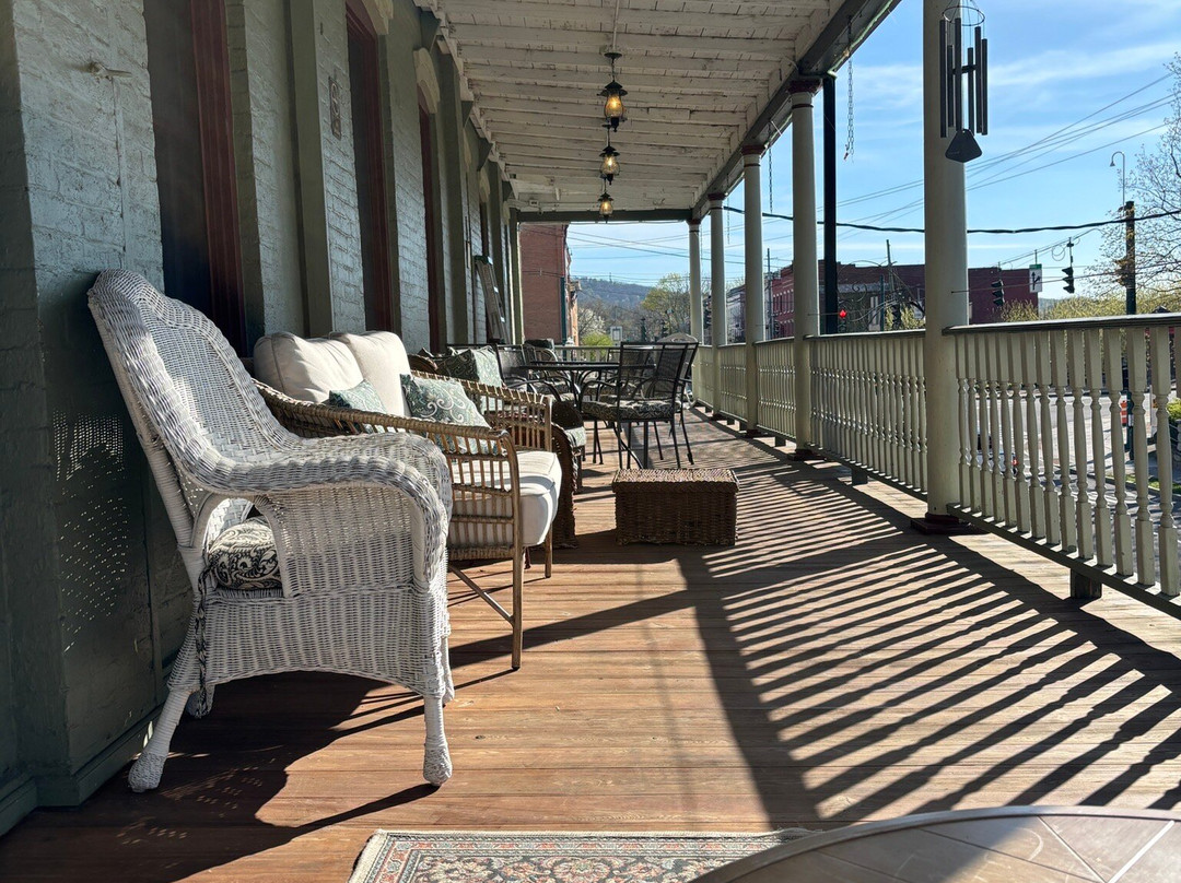 1867 Parkview Inn