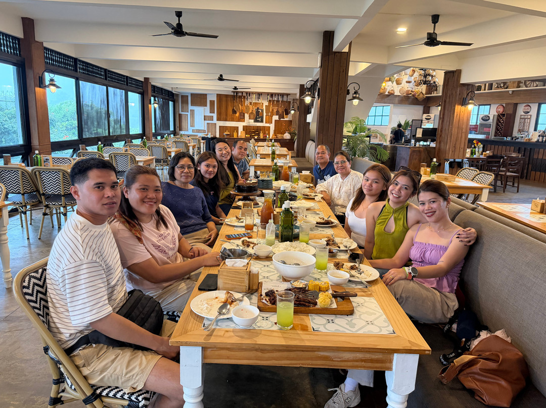 Ricardo's By Cucina Higala