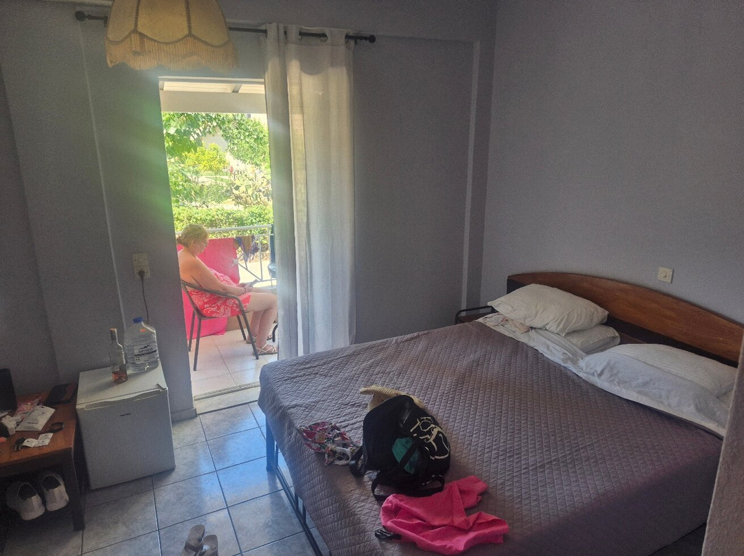 Tellis Holiday Rooms主图