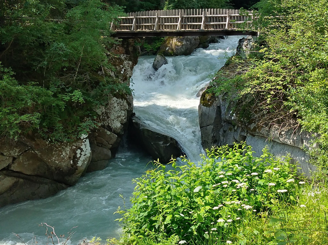 Nardis Waterfalls-Carisolo必去景点