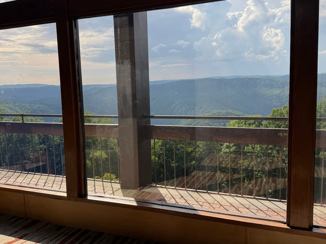 Pipestem Resort State Park主图