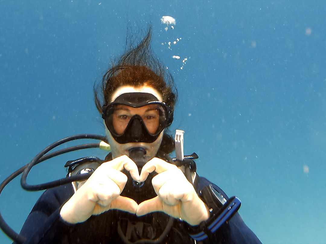 Deep Ocean Blue Diving Center-艾尔可西利亚必去景点